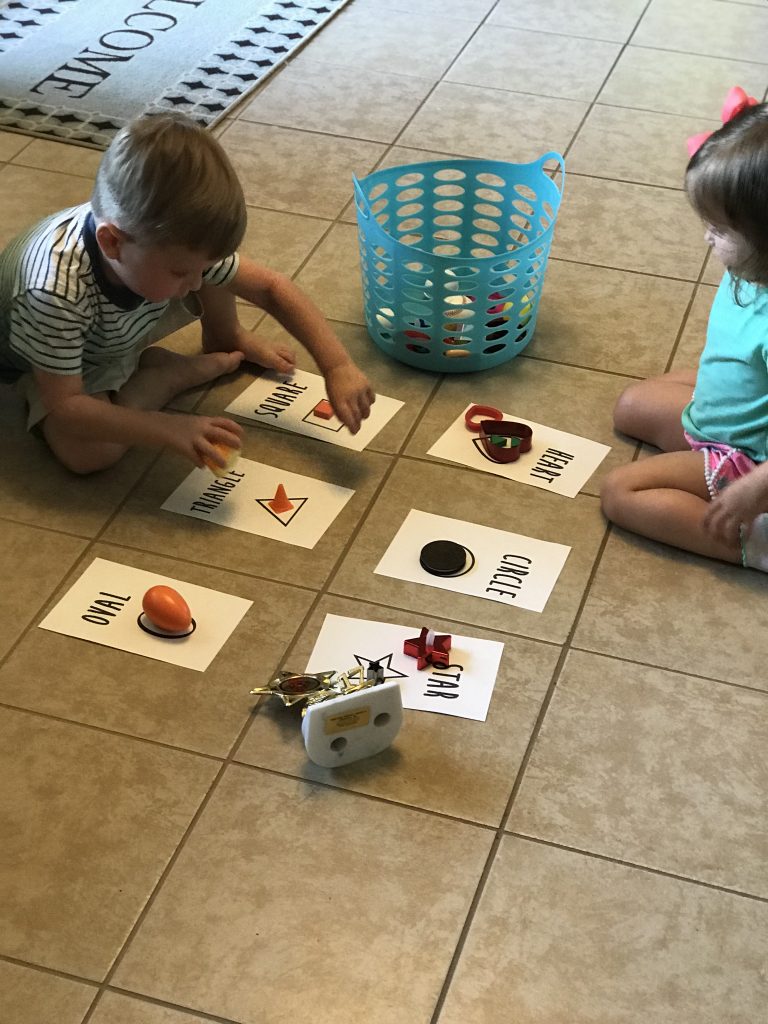 Kids-Sorting-Items