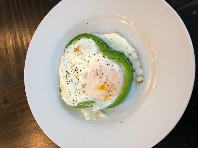 Pepper-Egg-Breakfast-Hack